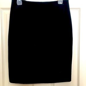 Black pencil skirt size 4